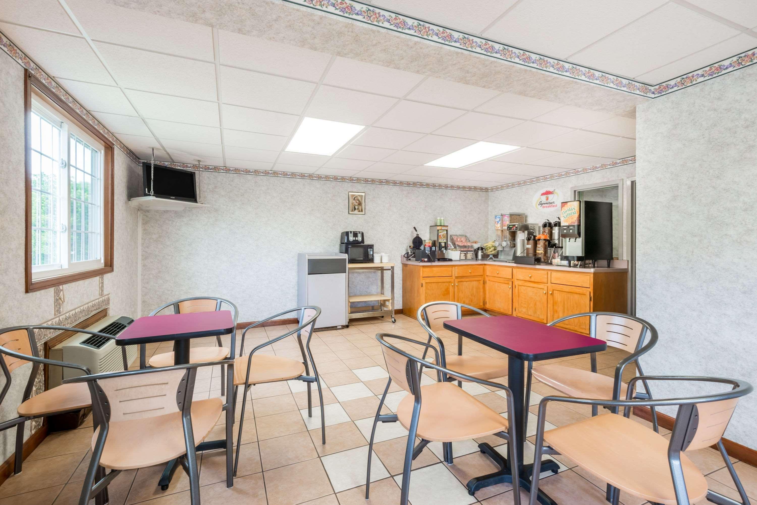 ซูเปอร์ 8 บาย วินด์แฮม แฮนค็อก แมริแลนด์ Motel Hancock ภายนอก รูปภาพ