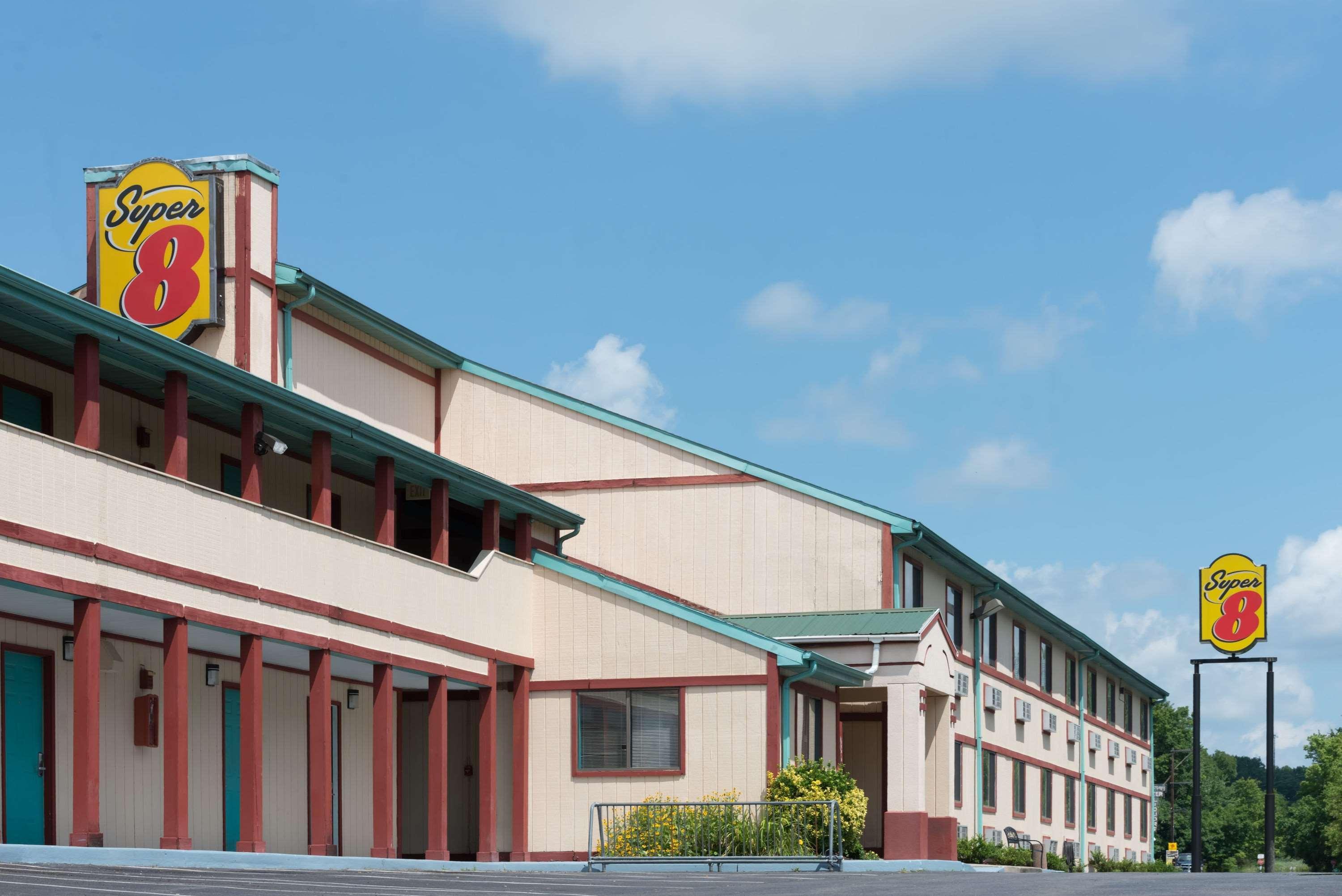 ซูเปอร์ 8 บาย วินด์แฮม แฮนค็อก แมริแลนด์ Motel Hancock ภายนอก รูปภาพ